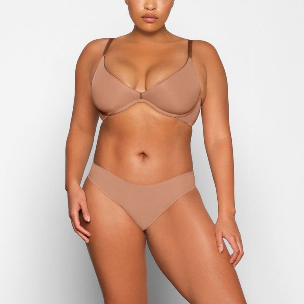Skims weightless scoop bra size 34D